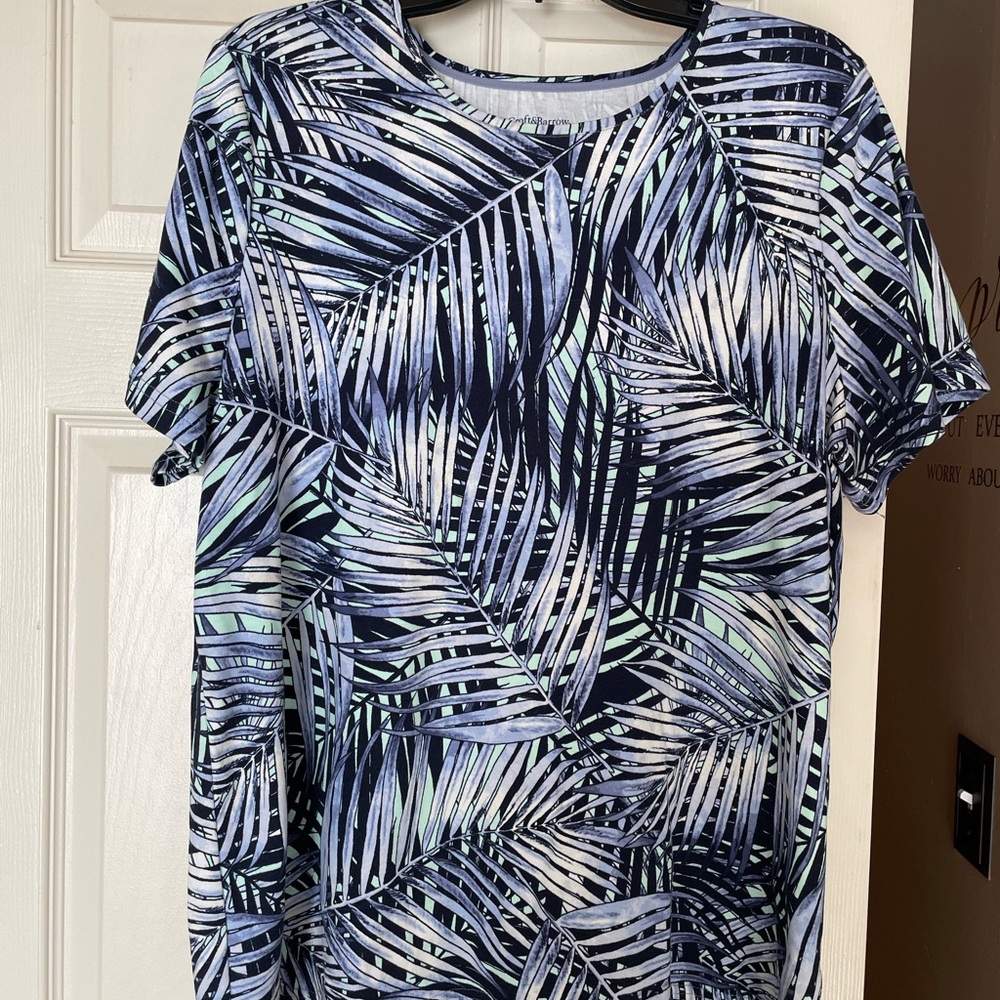 Croft & Barrow Navy, Light Blue & Mint Leaf Print Tee
